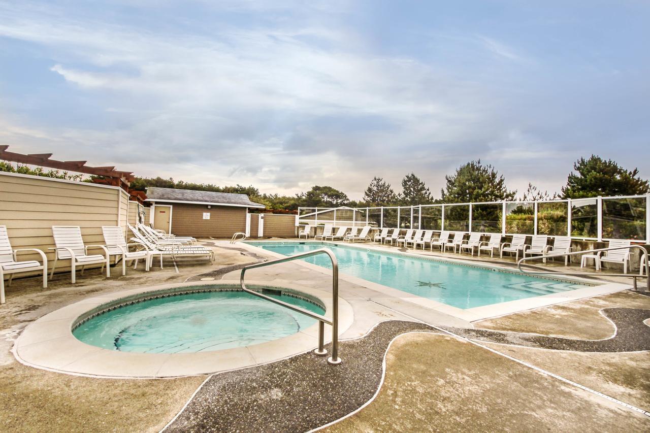 Sunny Delight Apartment Westport Exterior photo